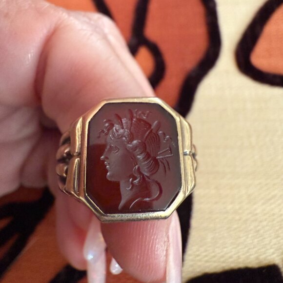 *SOLD* 9k Yellow Gold & Intaglio Carved Carnelian Ring Vintage Sz 8.5-8.75 - Picture 1 of 13